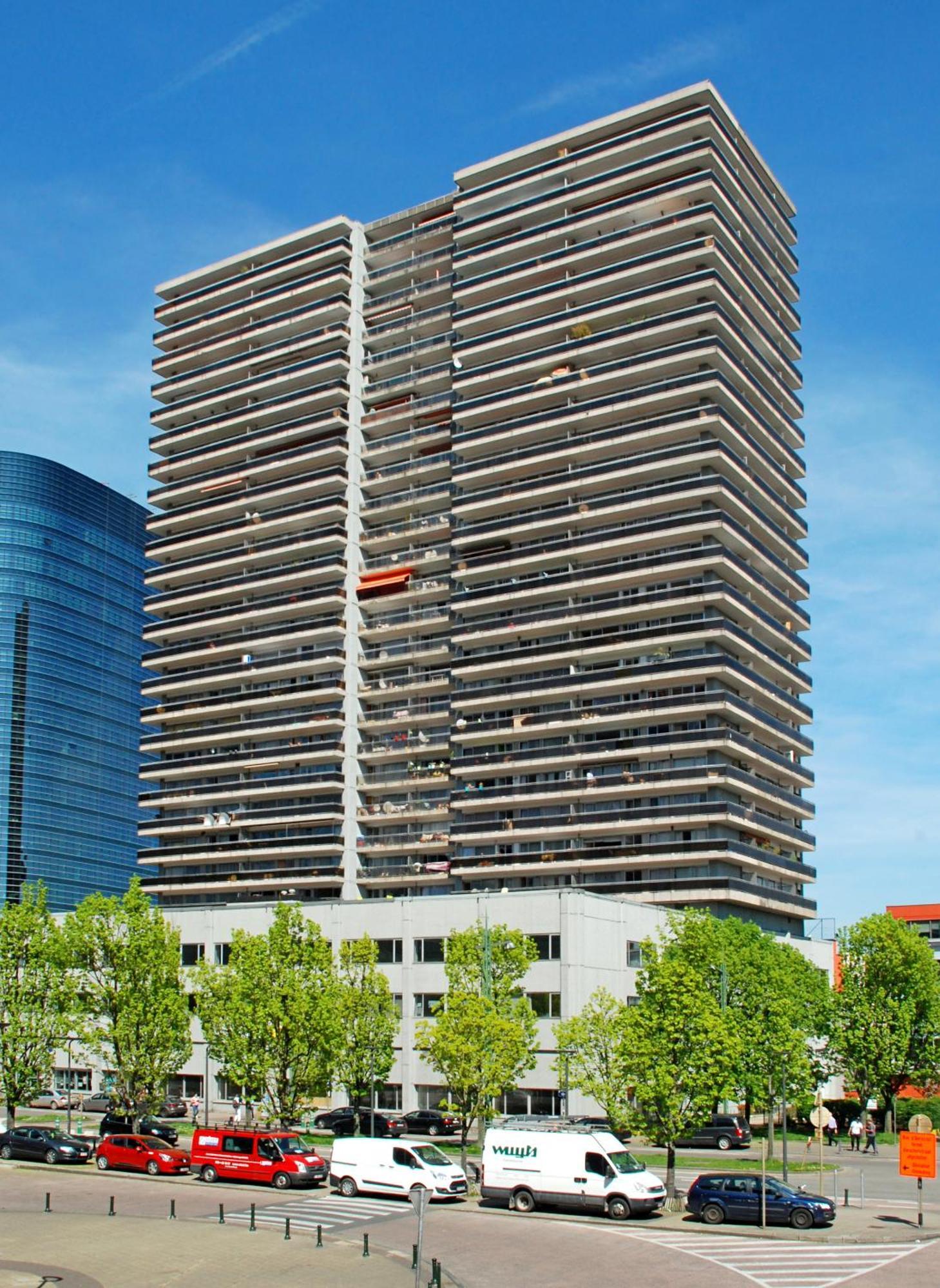 - - - - - Au Sixième Ciel - - - - - Appartement *